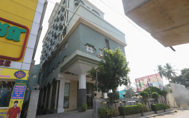 Oyo 8169 Hotel Salem Castle