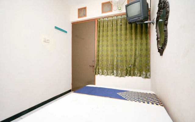 OYO Life 2090 Ratna Backpacker Syariah