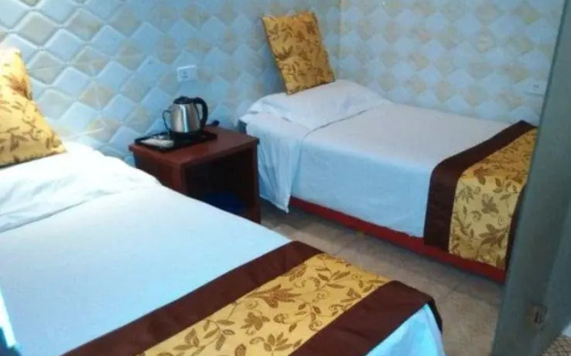 Yichang Longfeng Inn