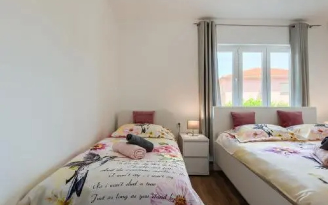 Esther Apartment