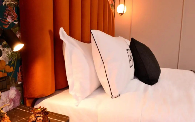 Jn Boutique House