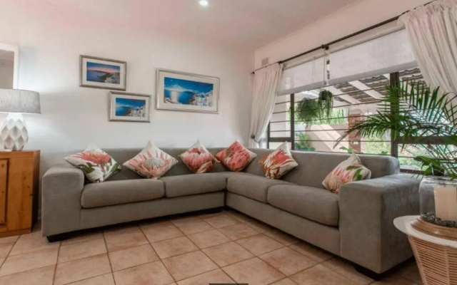 Ariel's Rest Self-catering - 4 Bedroom Luxury Home