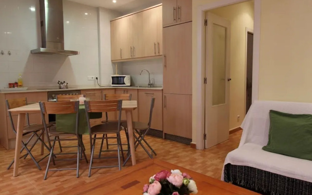 Apartamento con terraza al lado de la playa