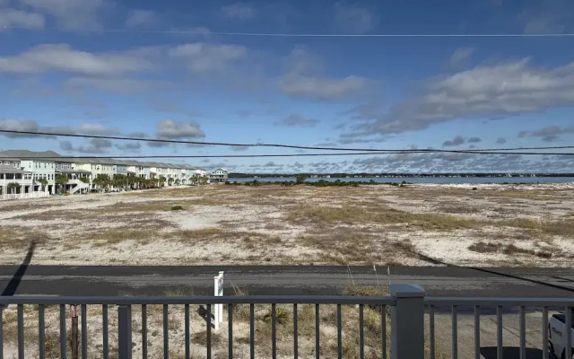 Seaside Bungalow 1 Bedroom Home