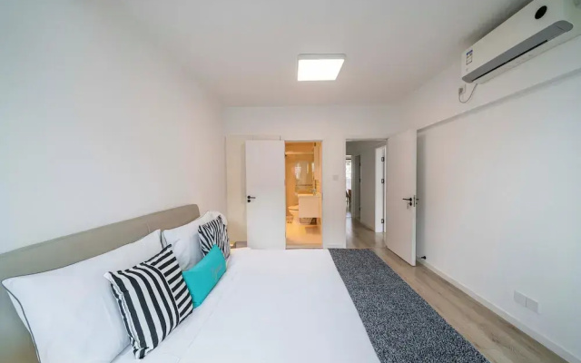 Tyms  2BR APT Hongqiao Paris Classic
