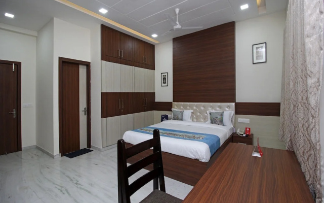 OYO 9888 Home Modern Stay near Celebration Mall