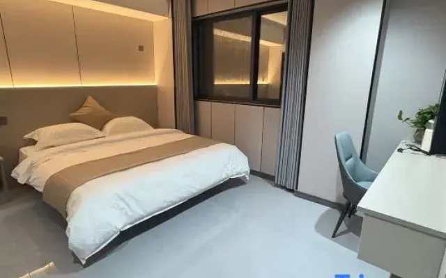 Sanyuan Left Bank Hotel