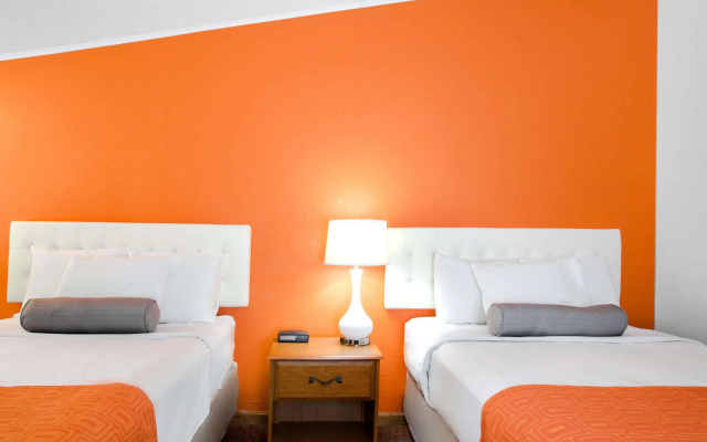 Howard Johnson by Wyndham Wilmington