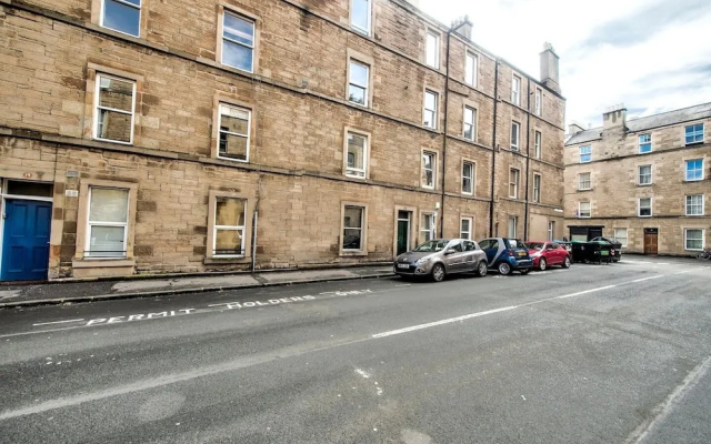 Cosy 2BR Flat Near King's Theatre
