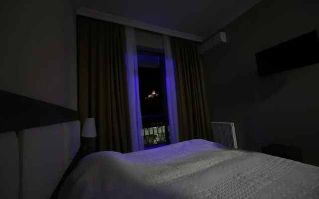 Discovery Hotel