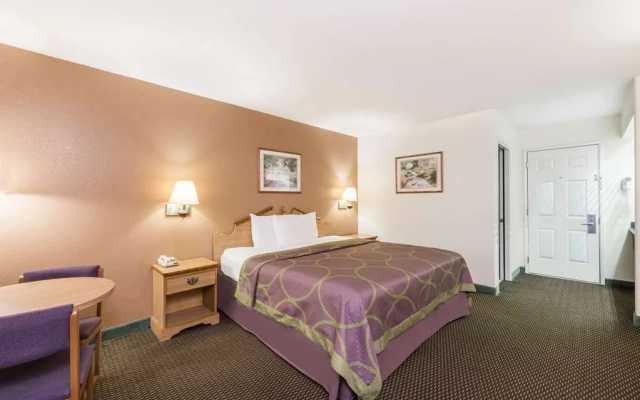 Super 8 Arkansas City Ks