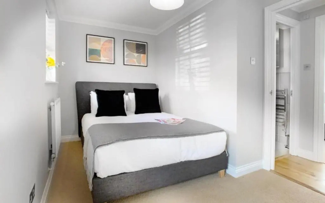 Wokingham - 2 bed with parking