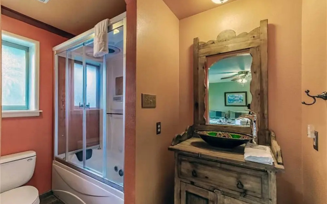 Mustang Hideaway - Three Bedroom Cabin