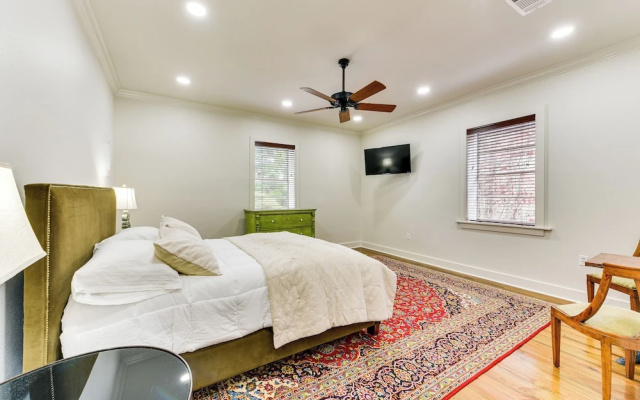 Charming Louisiana Getaway w/ Furnished Balcony!