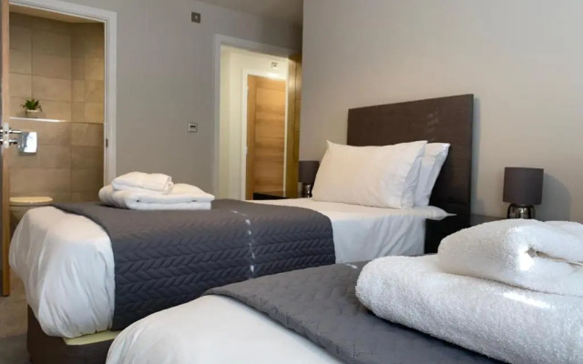 Roomotel - Oakview Moseley