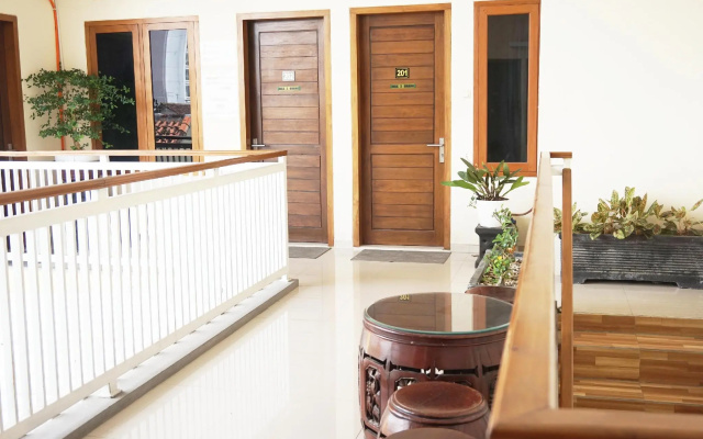 RedDoorz @ Jalan Kedawung