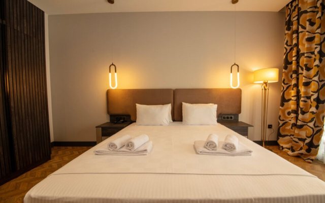 V Center Hotel
