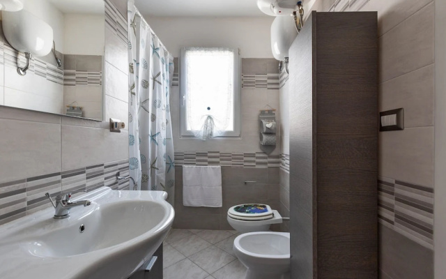 2060 Villetta Krystle