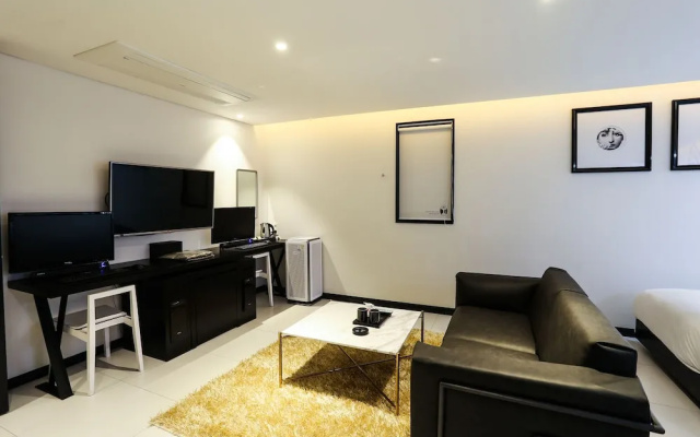Jeonju Mari Hotel Park Store