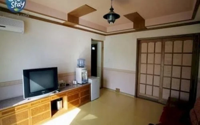 Sunny Holiday Hotel