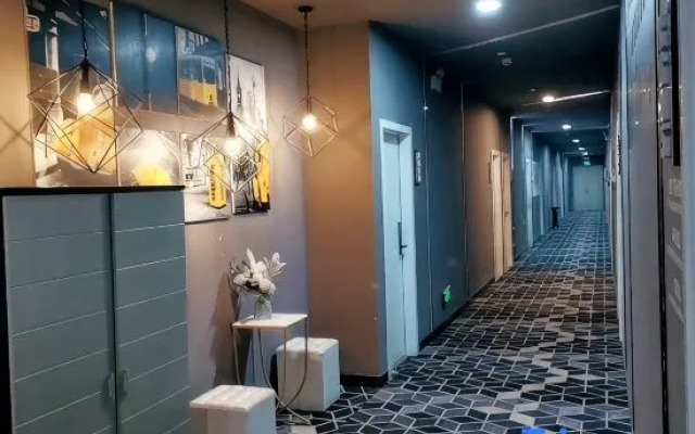 Doctor Mountain Yu Hotel