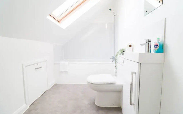 Cosy and Bright 1-bedroom Stay