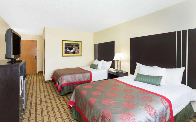 Ramada by Wyndham Asheville Southeast