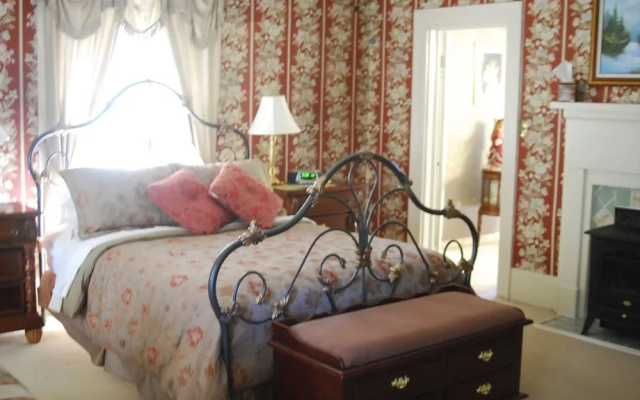 The Commodore Bed and Breakfast