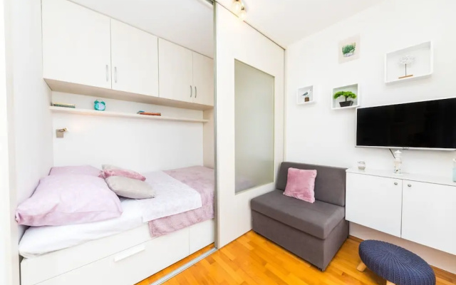 Spacious studio with balcony, close to the Znjan beach