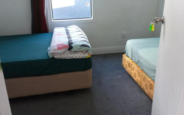 Tauranga Backpack House