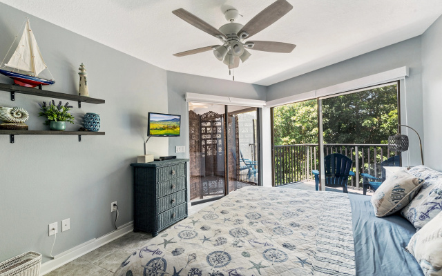 Sun Plaza West Unit 204