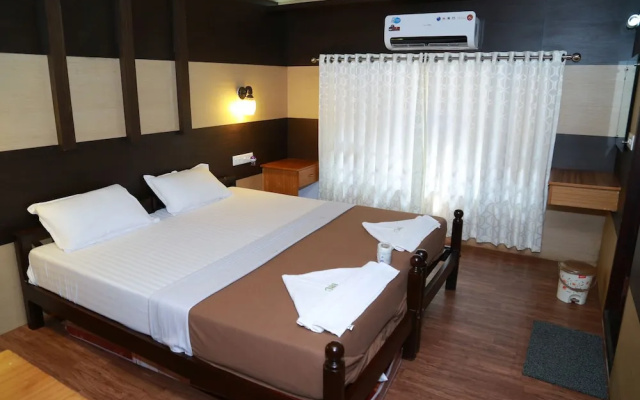 Tharangini Houseboats