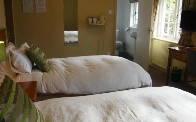Tumbling Weir Hotel