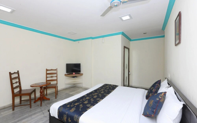 OYO 13297 Neha Residency