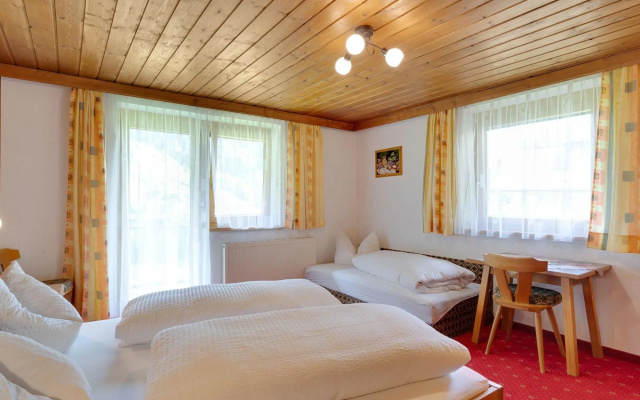 Spacious Apartment in Kappl