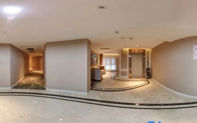 Vienna Hotel (Kaizhou Hanfeng Lake)