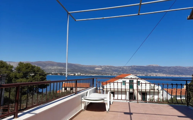 Big apt W.large Terrace&great sea View,close Beach
