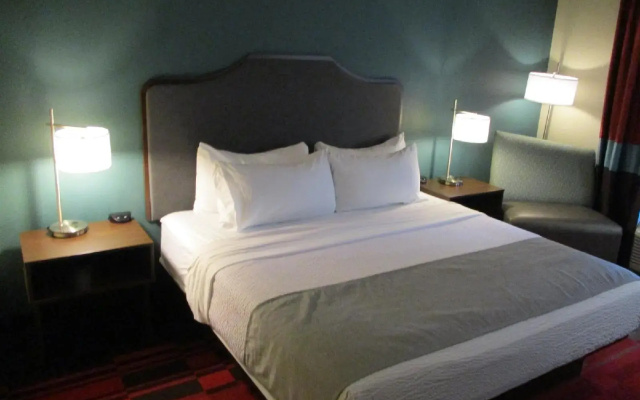 Super 8 Bismarck North