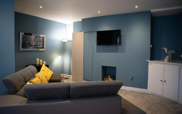 Castle-view apartments, apartment one