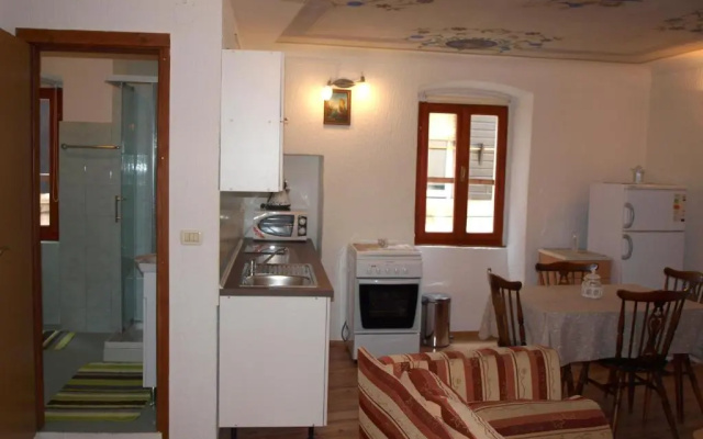Apartment 52