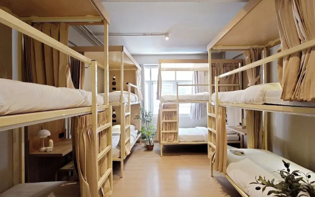 Au Luna Bangkok Hostel