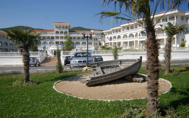 Lazur Holiday Apartments