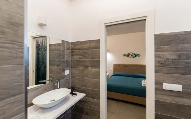 8 Rooms Hotel