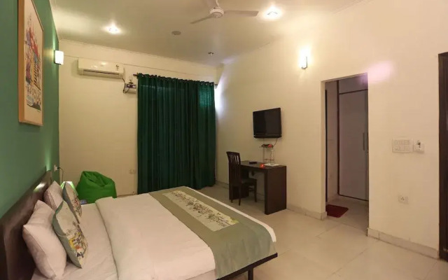 OYO Flagship 144 Noida Expressway NSEZ