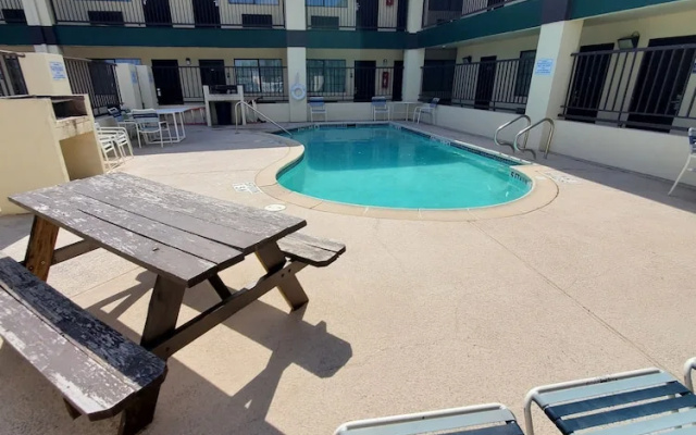 Americas Best Value Inn & Suites Raymondville