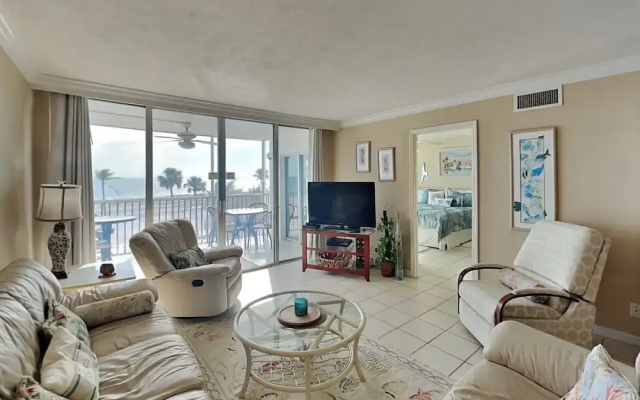 Sun Caper 208 by Distinctive Beach Rentals