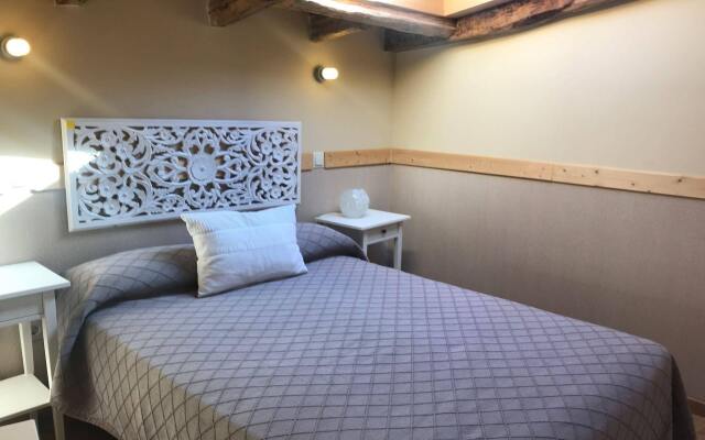 Отель Apartamentos Duque De Alba Мадрид комната для гостей