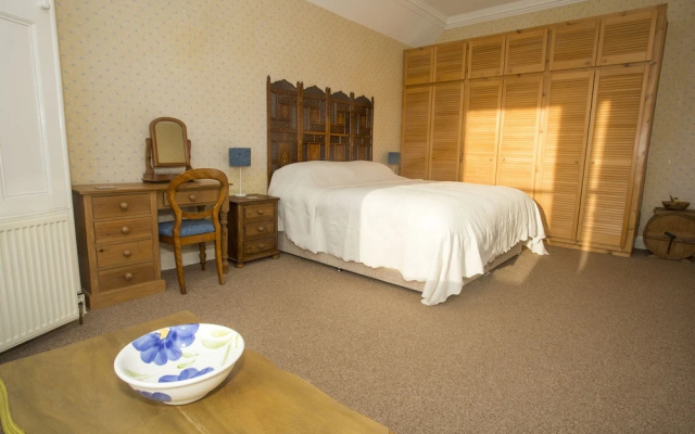 Broadmeadows Farmhouse B&B