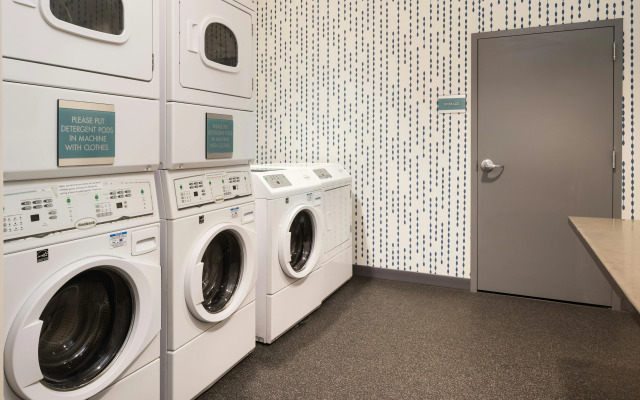 Home2 Suites by Hilton Roseville Minneapolis
