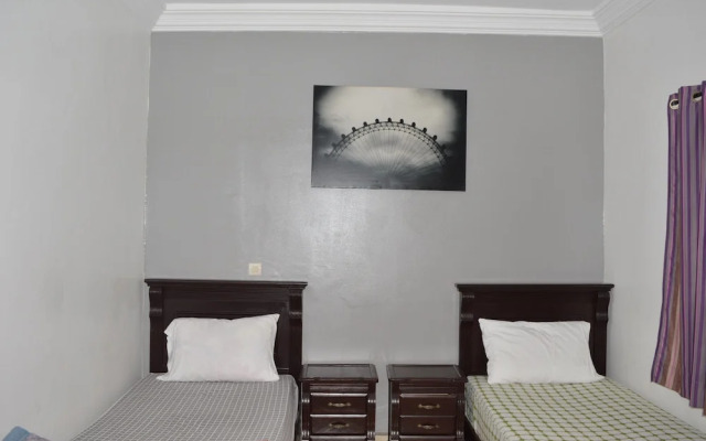 1bed Apt Sleeps 4 - Free Parking, Wifi, Near Beach